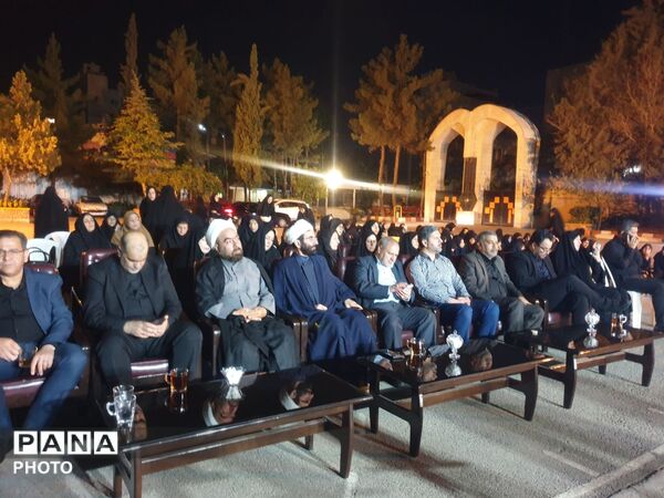  لبیک یا حسین (ع) در دبیرستان مهشید مصلی‌نژاد