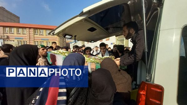 وداع دانش‌آموزان مراغه با شهید گمنام