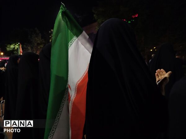 خیابان امام خمینی شهرستان نیشابور باز هم اجتماعات شبانه مردم این شهر را در برمی‌گیرد