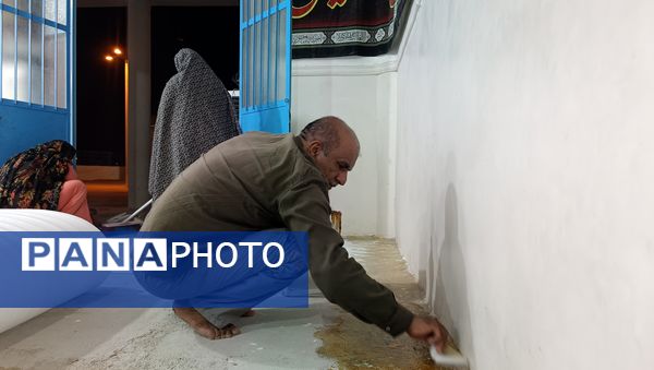 حسینیه حضرت ابوالفضل(ع) در استقبال از ماه محرم سیاه پوش و غبارروبی شد