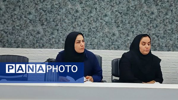 نشست گفت‌وگوی کتاب محور" ایرانی‌ها چه رویایی در سر دارند؟" در یاسوج