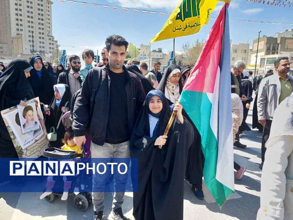 راهپیمایی روز قدس با حضور مردم ولایت‌مدار مشهدی
