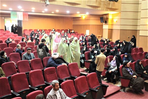 آیین افتتاحیه دوره تربیت مربی کاردان سازمان دانش‌آموزی استان قم