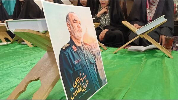 دیدار دانش‌آموزان بسیجی جوکار با خانواده شهید قاسم محمدی