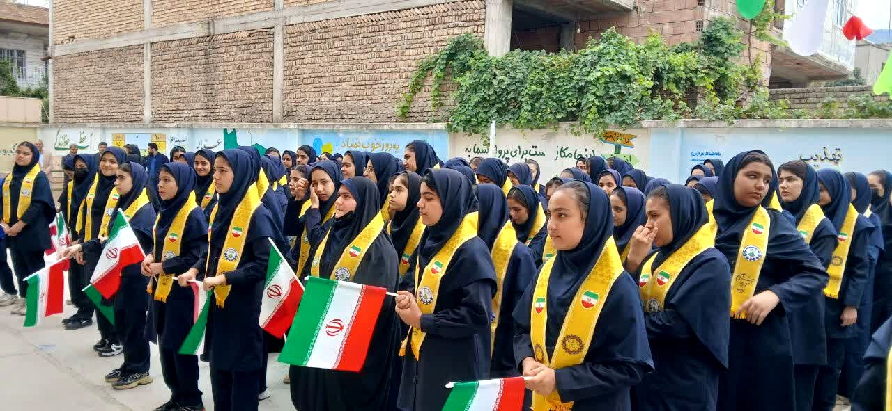 مدیرکل آموزش و پرورش گلستان در جمع دانش‌آموزان گالیکش