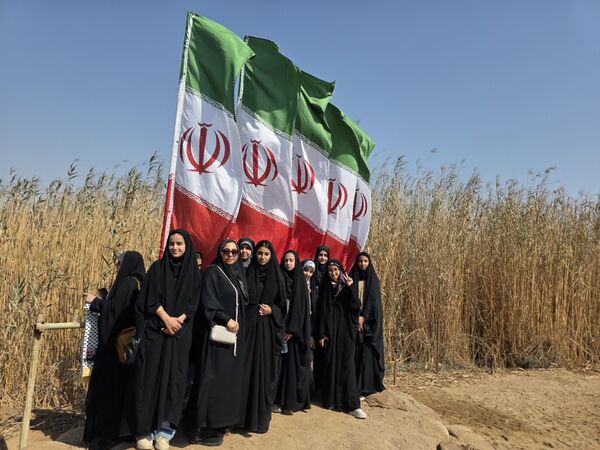 سفر معنوی راهیان نور دانش‌آموزان دبیرستان دخترانه خلیلی یزد