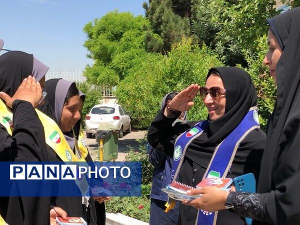 بازدید ارزیاب سازمان دانش‌آموزی کشور از دبیرستان تشکیلاتی المهدی ناحیه ۵ مشهد