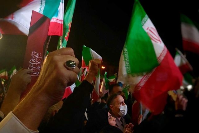 جلوه‌هایی از حماسه حضور در میدان انقلاب