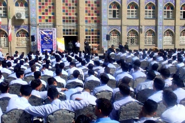 مراسم آغاز سال تحصیلی جدید در دبیرستان ماندگار شهید مدرس