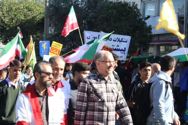 خروش دانش‌آموزان گرگانی در روز حماسه و بصیرت