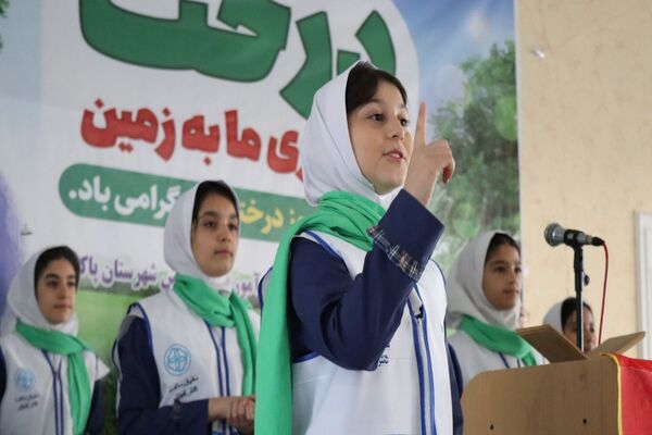 آیین روز درختکاری در هنرستان کشاورزی شهید باهنر پاکدشت 