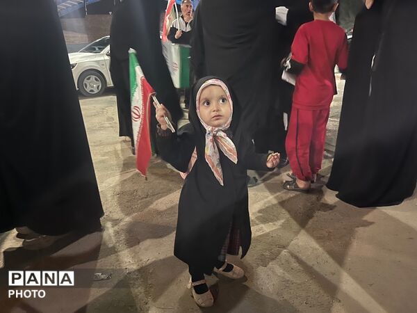 با این که کودکم ، اما ایرانیم