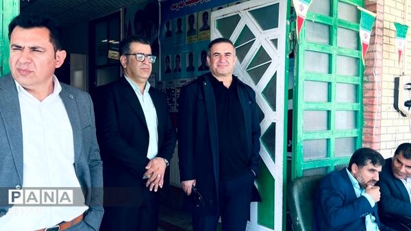 جشن تجلیل از دانش‌آموزان برتر امتحانات نوبت اول و مسابقات علمی در مدرسه تیزهوشان شهید بهشتی دهدشت