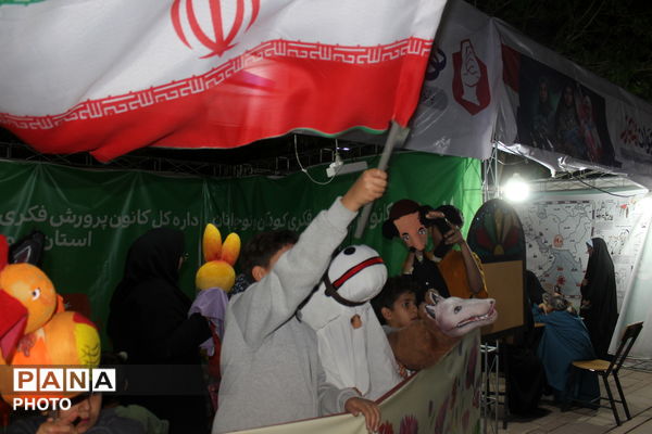 شبی دیگر از غرفه‌های پویش نوجوان مبارز 
