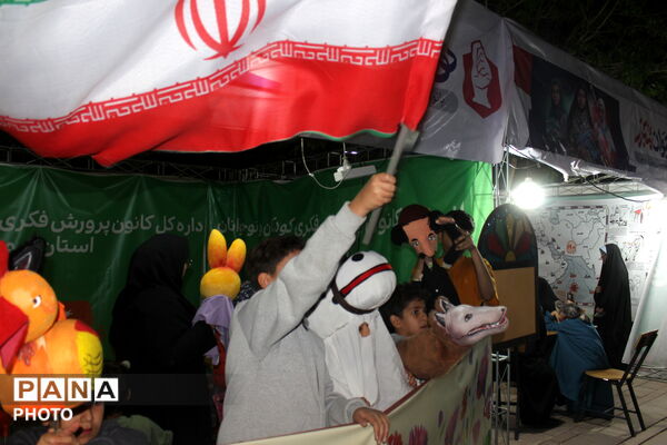 شبی دیگر از غرفه‌های پویش نوجوان مبارز 