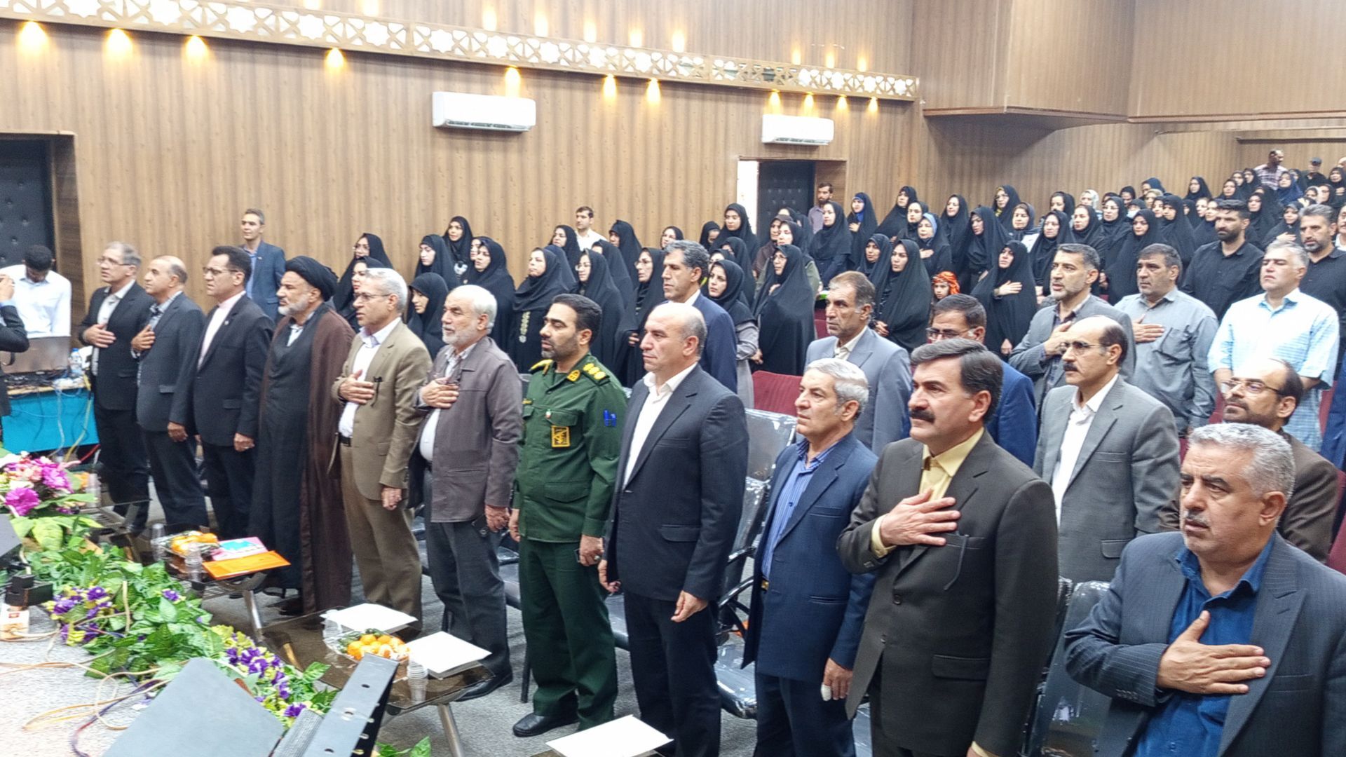 آیین تجلیل از معلمان بازنشسته و معلمان نمونه آموزش و پرورش ناحیه یک خرم‌ آباد