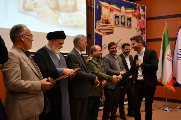 تجلیل از افتخارآفرینان کنکور