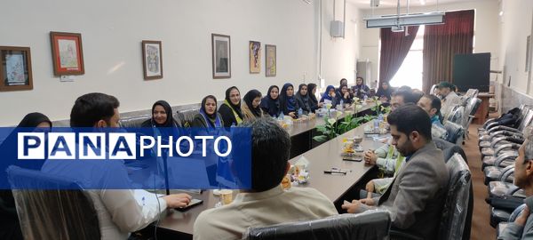 جلسه تقدیر از عوامل اجرایی همایش بزرگ یاوران مقاومت در کانون باهنر بجنورد