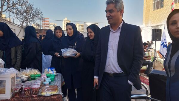 بازارچه کمک به غزه در هنرستان کاردانش امام حسن مجتبی (ع) ناحیه۶ مشهد