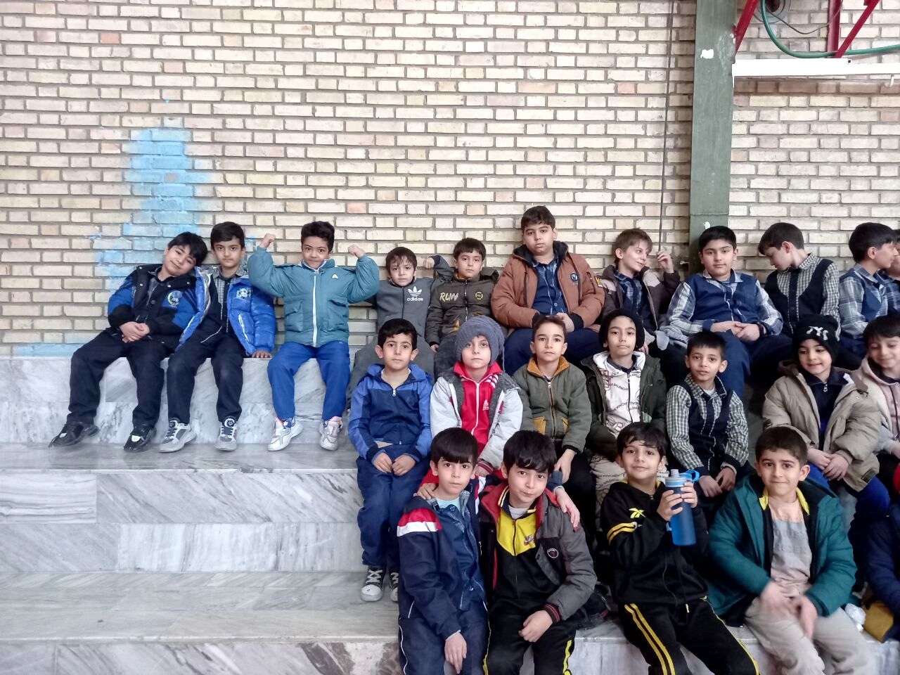 مسابقات دارت در دبستان پسرانه غدیر شهرستان شیروان