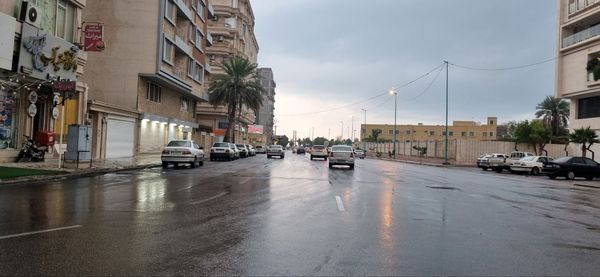 بارش باران چهره بندرعباس را پاییزی و دل‌انگیز کرد