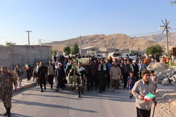  مراسم تشییع پیکر مطهر شهید گمنام در شهرستان بستک