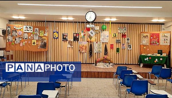 بازدید از غرفه‌های مدرسه انقلاب دبیرستان فرزانگان قائمشهر