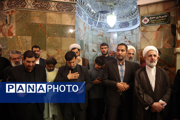 حضور معاون اول رئیس جمهور در جمع زائران حرم کریمه اهل بیت(س)