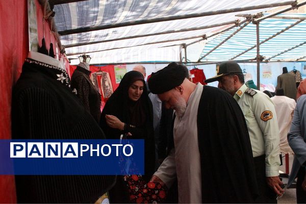 افتتاح نخستین جشنواره تن‌پوش نور، نمایشگاه مُد و لباس ایرانی اسلامی در شهرستان بهارستان 