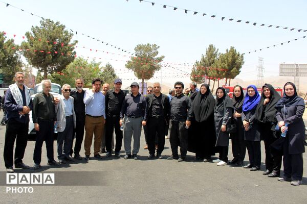 همدلی مسئولان و خادمان در خدمت به زائران رهبر شهید