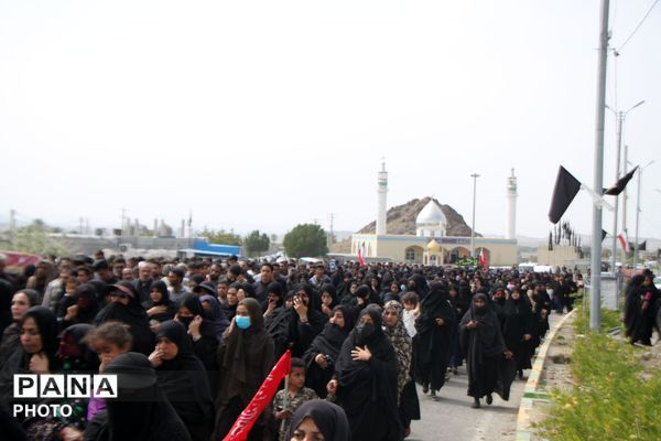 تشییع باشکوه شهدای حمله وحشیانه صهیونیستی به دانش‌آموزان میناب