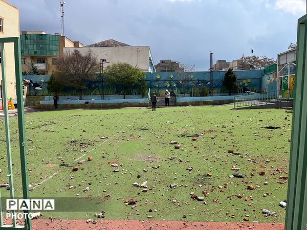 نیمکت‌های خالی، روایت‌های جهانی