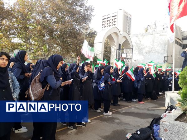 طلوعی تازه برای دانش‌آموزان دبیرستان مصلی نژاد حضرت زهرا در اول مهر