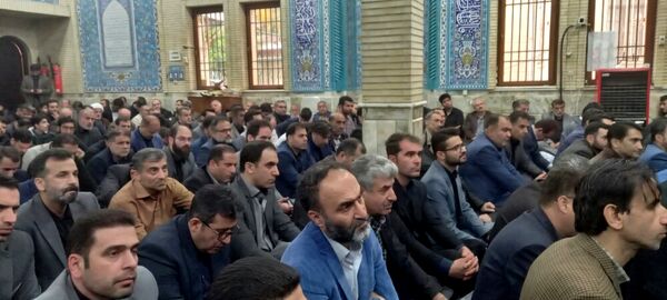 نمایش قدرشناسی فرهنگیان گیلان در مراسم سوگواری شهدای خدمت در مسجد قدس رشت