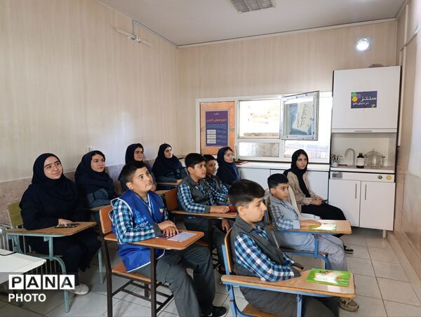 تقدیر از برترین‌های آزمایشگاه علوم تجربی دبستان امام حسن عسگری(ع) در پژوهش‌سرای ملاصدرا