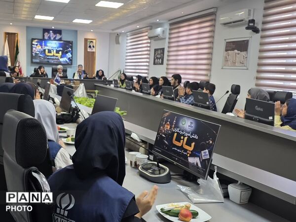 آیین تجلیل از راویان فردای ایران