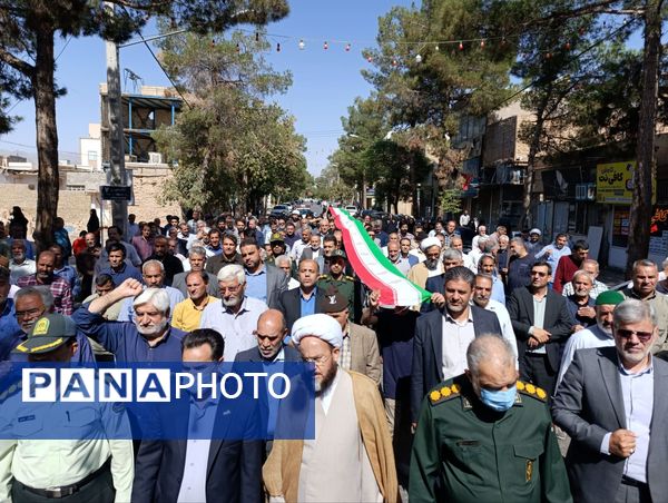 خلیل اباد همگام با ملت ایران فریاد خشم و نصر در نماز جمعه طنین انداز شد