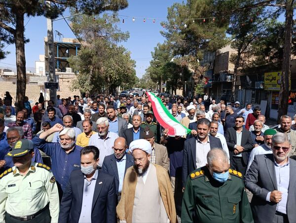 خلیل اباد همگام با ملت ایران فریاد خشم و نصر در نماز جمعه طنین انداز شد