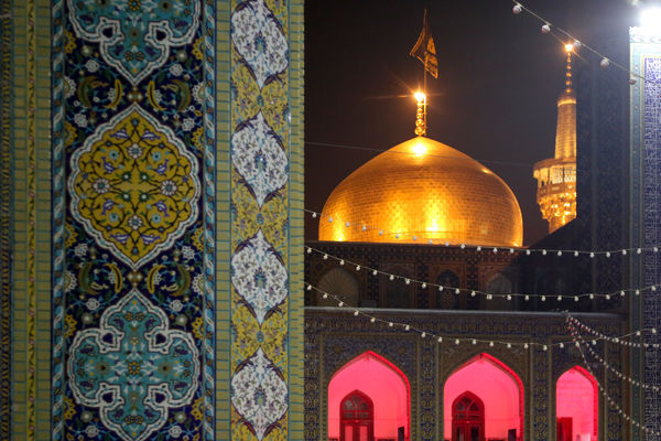 حال و هوای حرم مطهر رضوی در شب وفات حضرت زینب سلام الله علیها