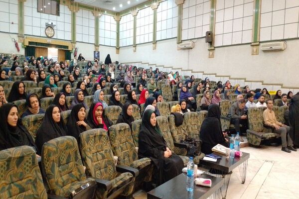 آیین تقدیر از معماران خشت اول ، معلمان اول ابتدایی