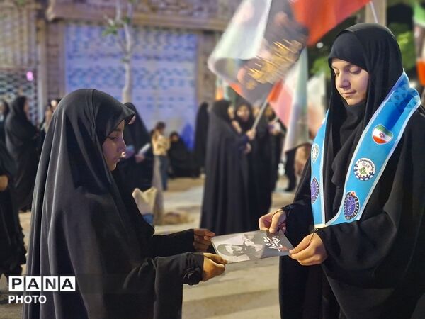 پویش با تو بزرگ شدیم و با تو قد می‌کشیم در رشتخوار