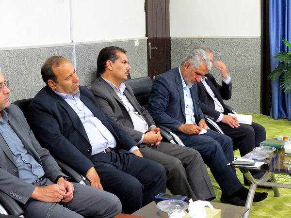 دیدار مدیرکل آموزش و پرورش و جمعی از همکاران با نماینده‌ ولی فقیه در استان خراسان شمالی
