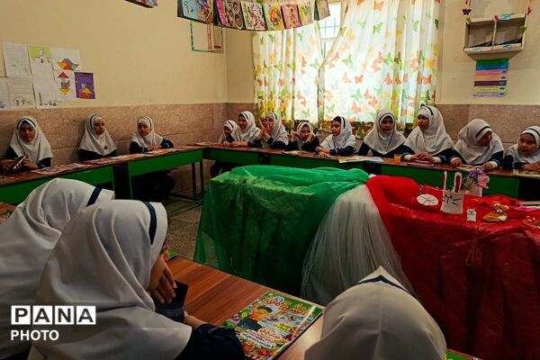 روشنایی ذهن در مسیر کلمات جاری می شود