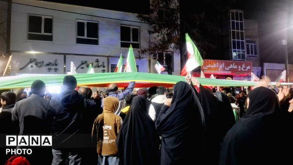 راهپیمایی مردم باخرز برای خونخواهی شهیدان و رهبر انقلاب اسلامی