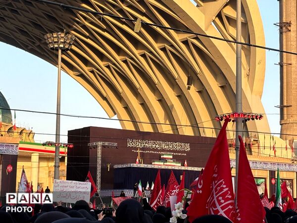 تکرار حماسه در وداع با شهید ایران