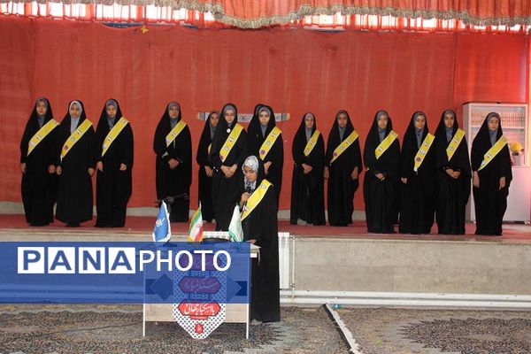 بازدید مدیر سازمان دانش‌آموزی استان و همکاران ستادی از مدارس تشکیلاتی زرند 