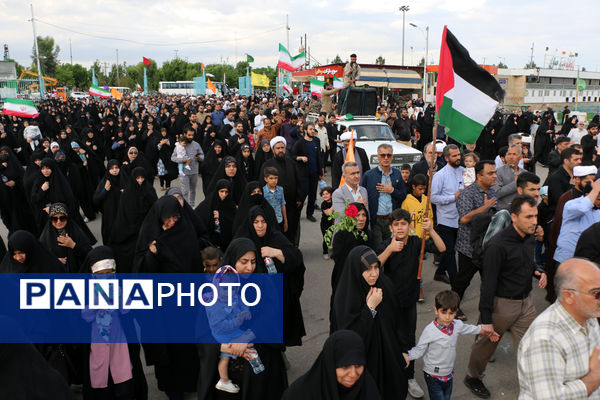 میزبانی مسجد مقدس جمکران از لاله‌های فاطمی-1