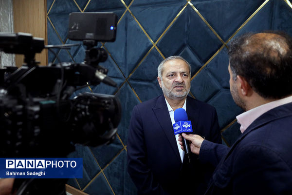 نشست صمیمی وزیر آموزش و پرورش با مدال آوران المپیادهای علمی