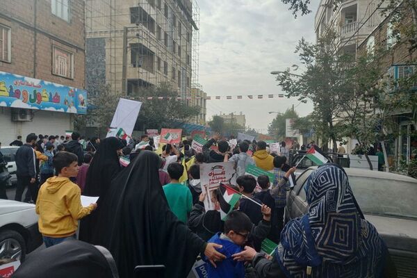 راهپیمایی ۱۳ آبان در شهر قیامدشت ری یک