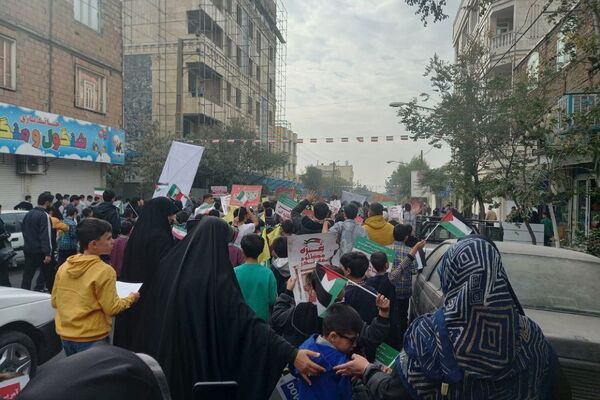 راهپیمایی ۱۳ آبان در شهر قیامدشت ری یک